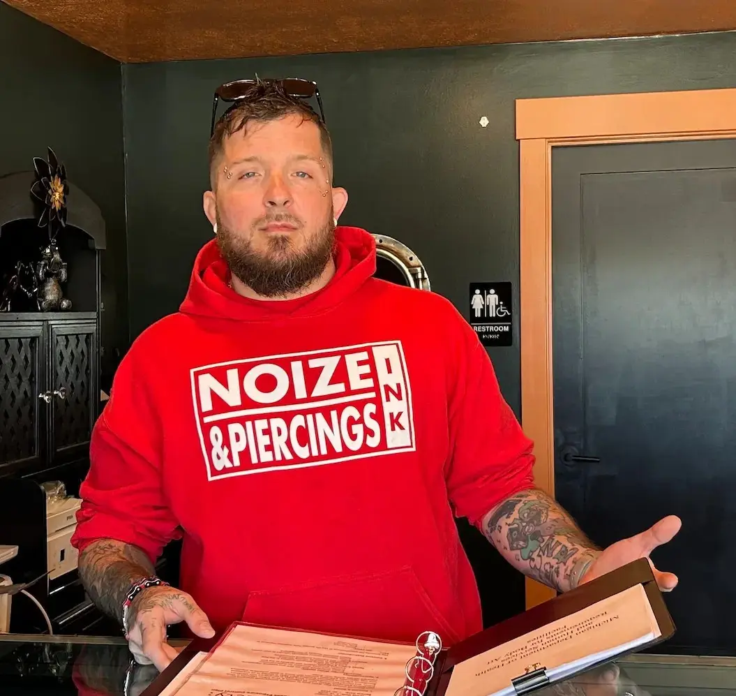 Noize Pierce, professional tattoo & piercing artist
